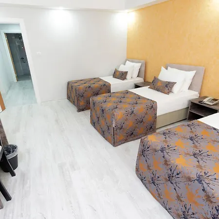 מלון The Breeze 3*