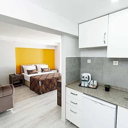 The Breeze Hotel 3*